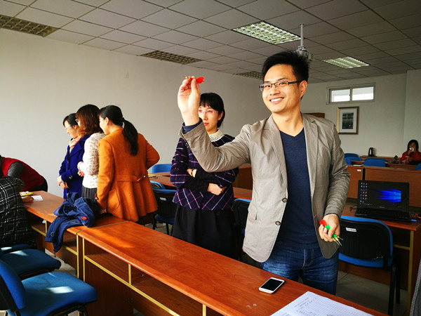 蘑菇视频
分工会举办“学习十九大、全面奔小康”金秋游艺活动