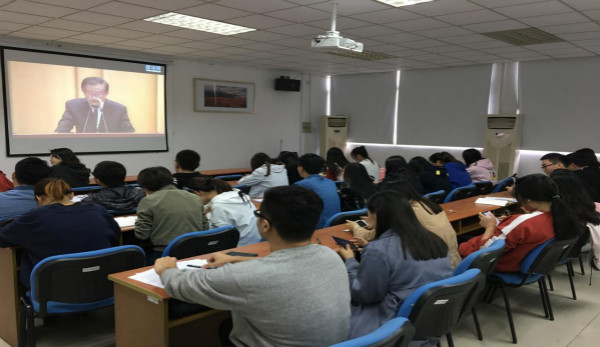 蘑菇视频
组织师生收看2018年全国科学道德与学风建设宣讲直播